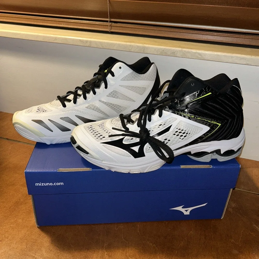 Mizuno Wave Lightning Z5 Men's Volleyball Shoes Size 9 White New With Box